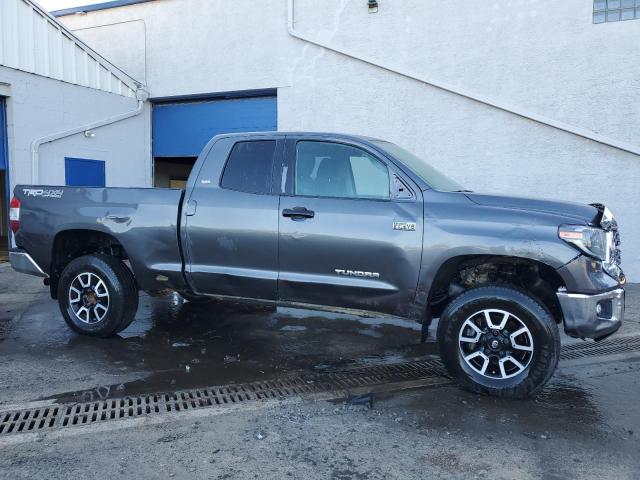 5TFUY5F1XLX913674 - 2020 TOYOTA TUNDRA DOUBLE CAB SR/SR5 GRAY photo 4
