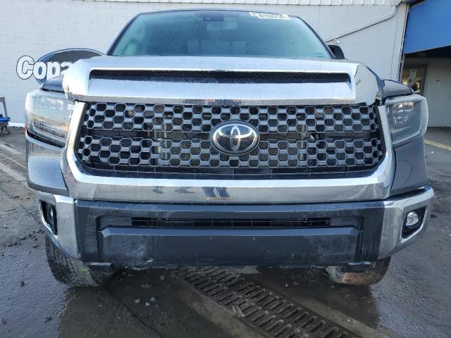 5TFUY5F1XLX913674 - 2020 TOYOTA TUNDRA DOUBLE CAB SR/SR5 GRAY photo 5