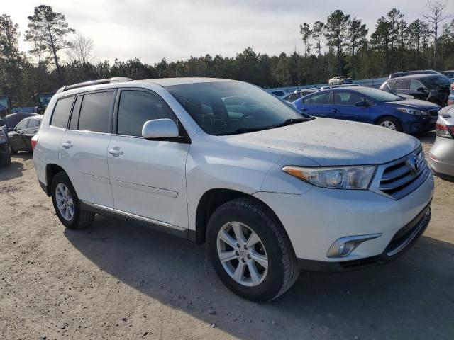 5TDZK3EH9DS141556 - 2013 TOYOTA HIGHLANDER BASE WHITE photo 4