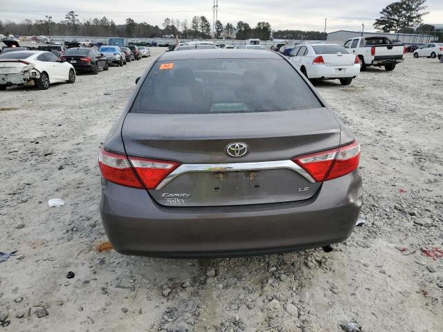 4T1BF1FK8HU739428 - 2017 TOYOTA CAMRY LE GRAY photo 6