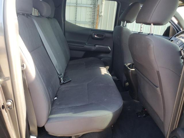 3TMAZ5CNXGM017958 - 2016 TOYOTA TACOMA DOUBLE CAB GRAY photo 10