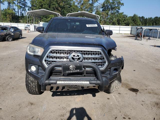 3TMAZ5CNXGM017958 - 2016 TOYOTA TACOMA DOUBLE CAB GRAY photo 11