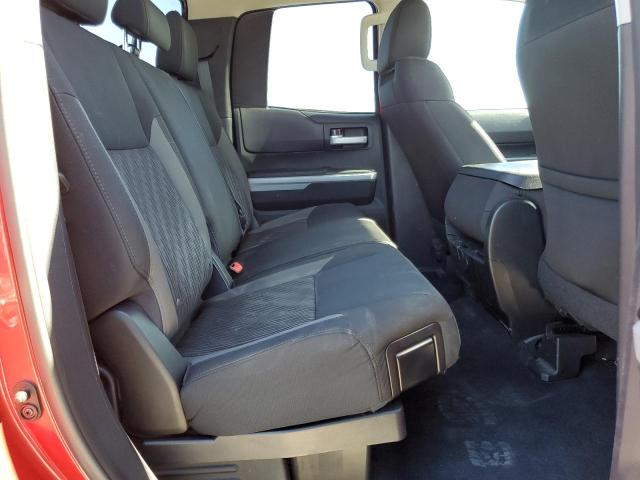 5TFUY5F17HX613646 - 2017 TOYOTA TUNDRA DOUBLE CAB SR RED photo 10