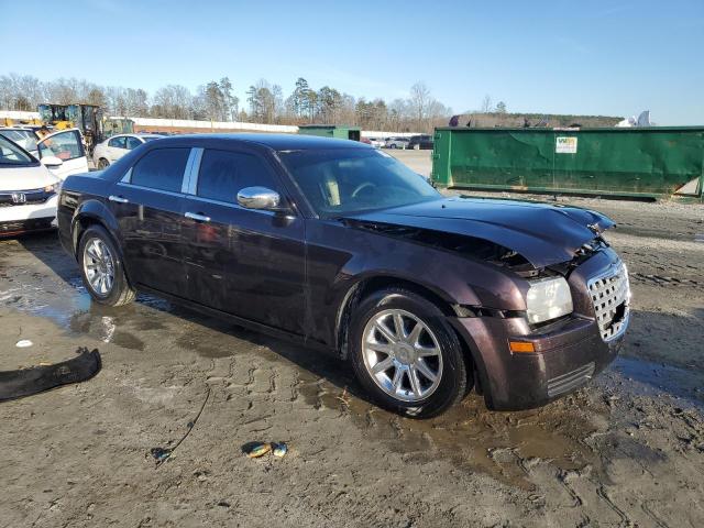 2C3JA43R15H502252 - 2005 CHRYSLER 300 BROWN photo 4