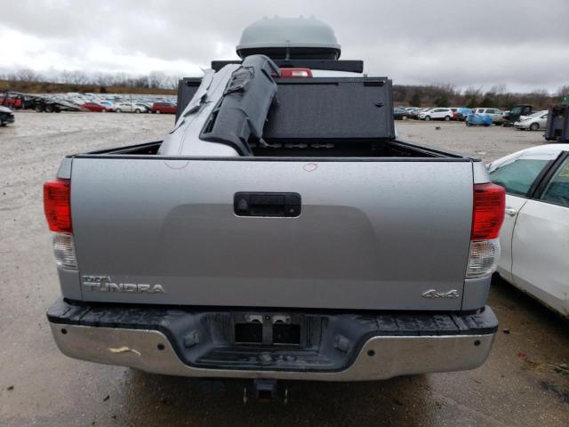 5TFHY5F11CX259701 - 2012 TOYOTA TUNDRA CREWMAX LIMITED SILVER photo 6