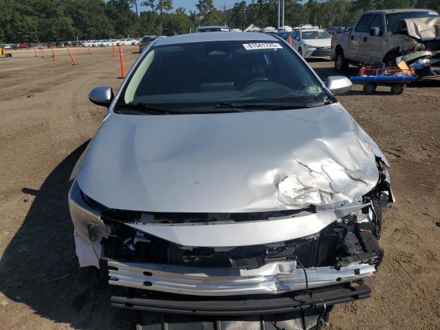 5YFB4MDE7RP085299 - 2024 TOYOTA COROLLA LE Gümüş fotoğraf 5