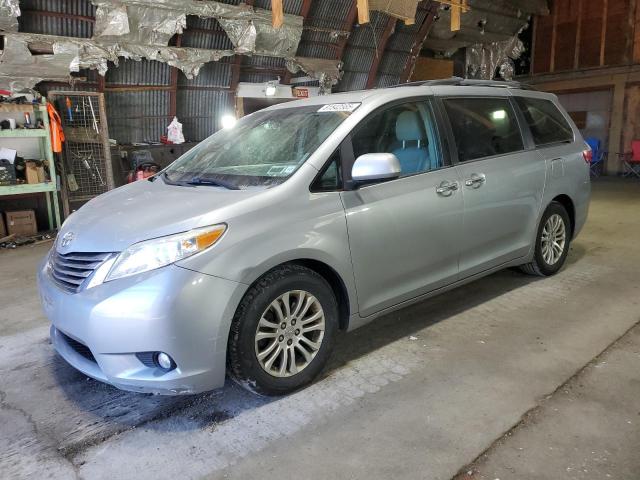 2015 TOYOTA SIENNA XLE, 