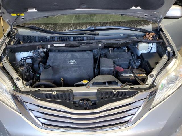 5TDYK3DC2FS623533 - 2015 TOYOTA SIENNA XLE SILVER photo 12