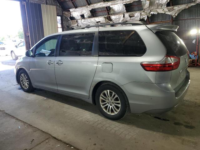 5TDYK3DC2FS623533 - 2015 TOYOTA SIENNA XLE SILVER photo 2