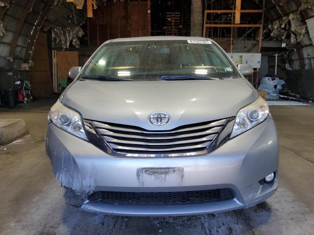 5TDYK3DC2FS623533 - 2015 TOYOTA SIENNA XLE SILVER photo 5