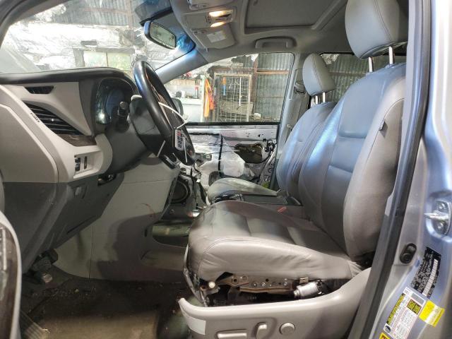 5TDYK3DC2FS623533 - 2015 TOYOTA SIENNA XLE SILVER photo 7