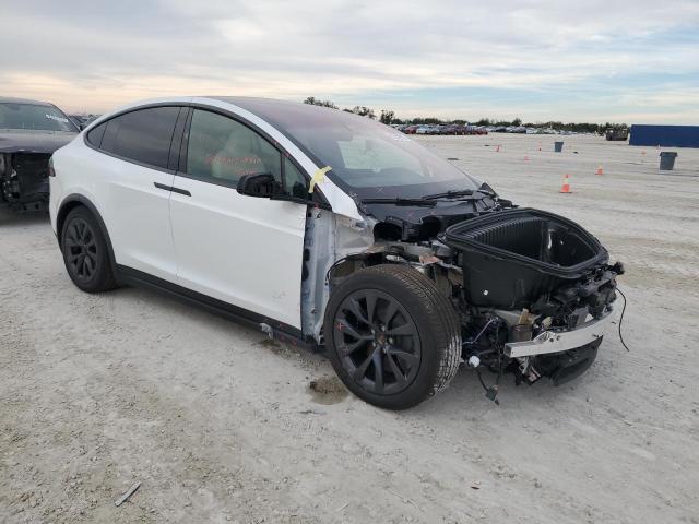 7SAXCBE51PF413579 - 2023 TESLA MODEL X WHITE photo 4