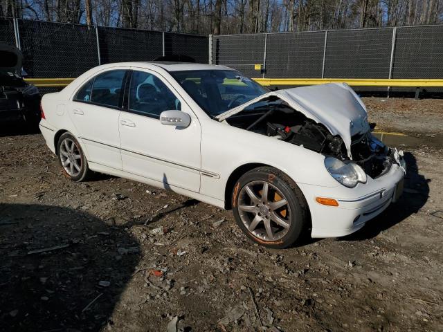 WDBRF40JX4F452867 - 2004 MERCEDES-BENZ C 230K SPORT SEDAN WHITE photo 4