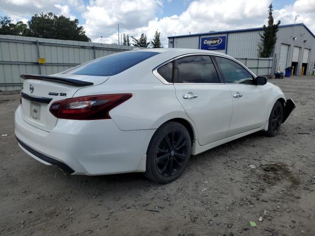1N4AL3AP6JC264807 - 2018 NISSAN ALTIMA 2.5 Biały zdjęcie 3