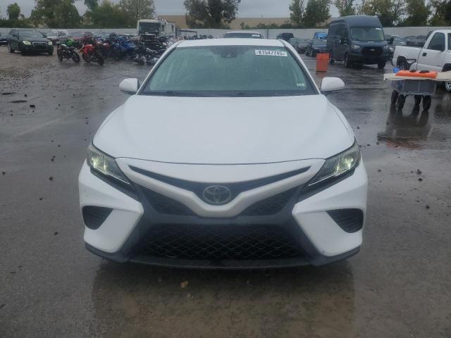 4T1B11HK2KU762559 - 2019 TOYOTA CAMRY L WHITE photo 5