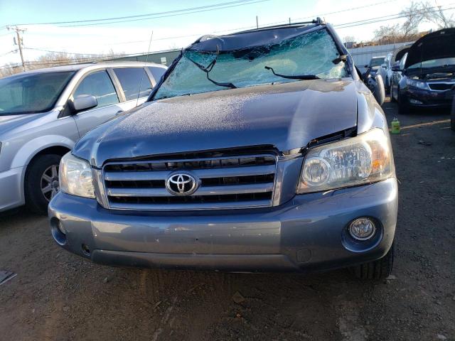 JTEEP21A340062577 - 2004 TOYOTA HIGHLANDER BLUE photo 5