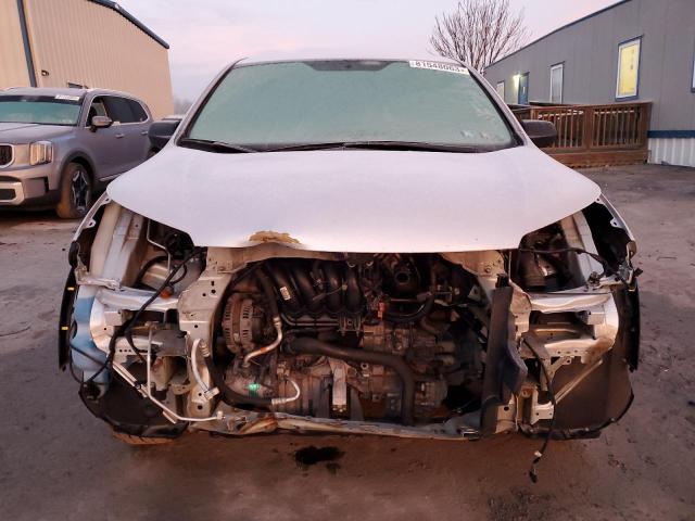 2HKRM4H34EH725645 - 2014 HONDA CR-V LX SILVER photo 5