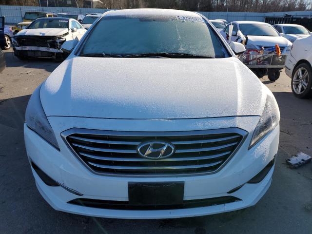 5NPE24AF4HH564176 - 2017 HYUNDAI SONATA SE WHITE photo 5