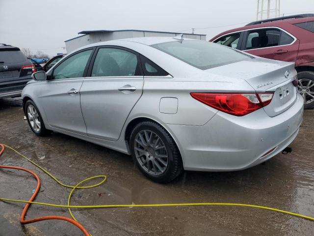 5NPEC4AC6DH596561 - 2013 HYUNDAI SONATA SE SILVER photo 2