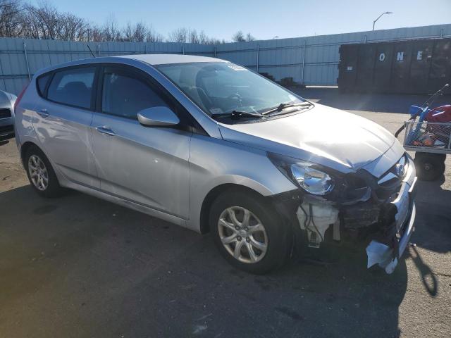 KMHCT5AE1CU007611 - 2012 HYUNDAI ACCENT GLS SILVER photo 4