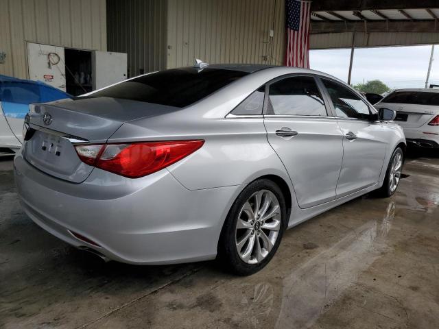 5NPEC4AC3CH352025 - 2012 HYUNDAI SONATA SE SILVER photo 3