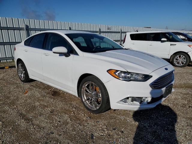 3FA6P0H76HR207677 - 2017 FORD FUSION SE WHITE photo 4