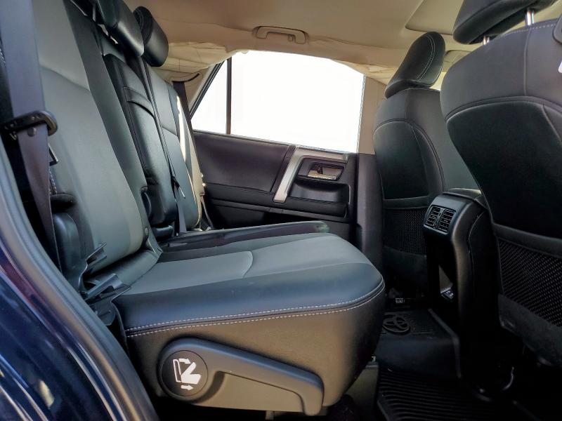 JTEFU5JRXM5250407 - 2021 TOYOTA 4RUNNER SR5 BLUE photo 11