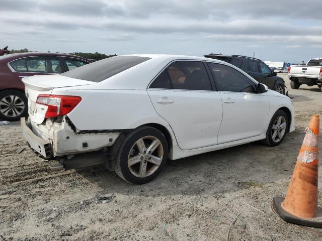 4T1BF1FK6EU845050 - 2014 TOYOTA CAMRY L WHITE photo 3