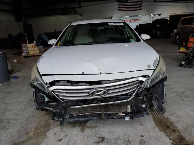 5NPE24AF7GH314591 - 2016 HYUNDAI SONATA SE WHITE photo 5