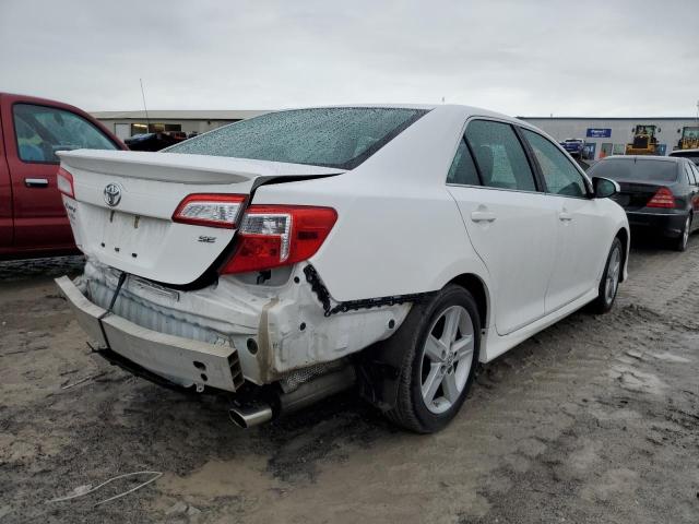 4T1BF1FK0CU556193 - 2012 TOYOTA CAMRY BASE WHITE photo 3