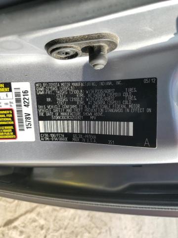 5TDKK3DC9CS255921 - 2012 TOYOTA SIENNA LE Күміс фото 13