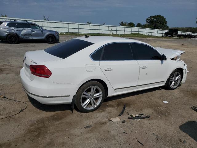 1VWBT7A36FC099283 - 2015 VOLKSWAGEN PASSAT SE WHITE photo 3