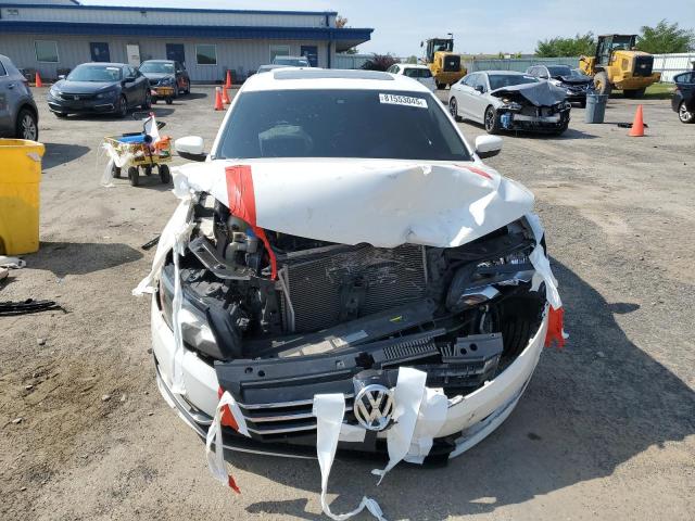 1VWBT7A36FC099283 - 2015 VOLKSWAGEN PASSAT SE WHITE photo 5