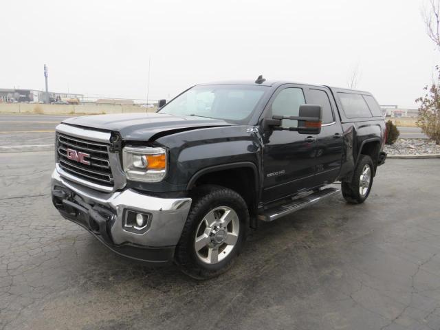 2GT22PEG0K1228220 - 2019 GMC SIERRA K2500 SLE BLACK photo 2