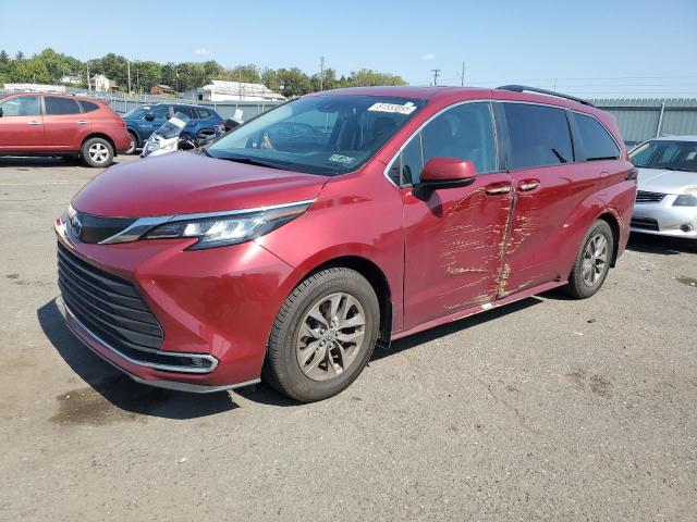 2022 TOYOTA SIENNA XLE, 