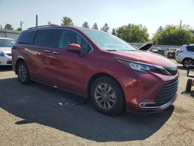 5TDYSKFC0NS052081 - 2022 TOYOTA SIENNA XLE 红色 照片 4