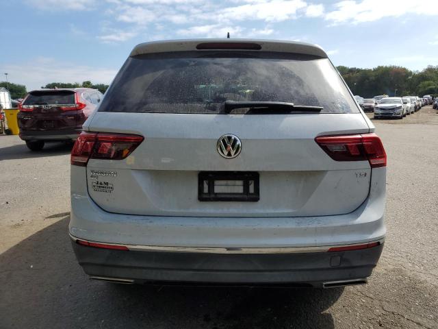 3VV3B7AX5JM174531 - 2018 VOLKSWAGEN TIGUAN SE ნაცრისფერი ფოტო 6