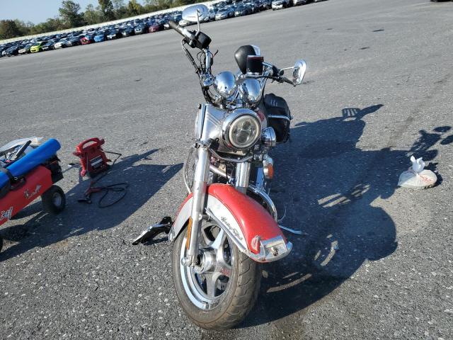 1HD1BWB142Y011769 - 2002 HARLEY-DAVIDSON FLSTCI Красный фото 2