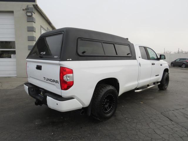 5TFTY5F17LX010992 - 2020 TOYOTA TUNDRA DOUBLE CAB SR/SR5 WHITE photo 3