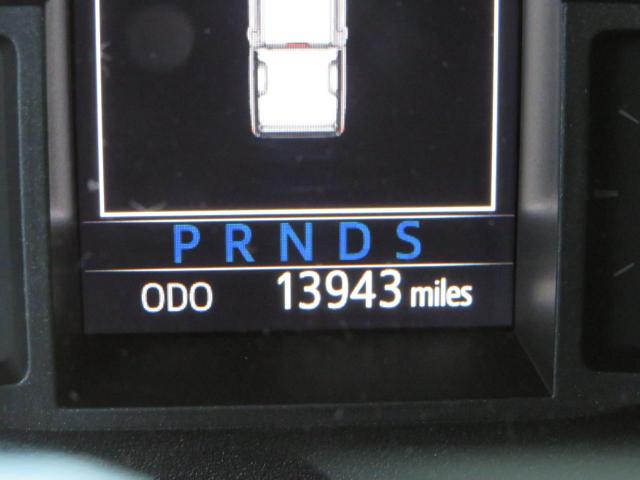 5TFTY5F17LX010992 - 2020 TOYOTA TUNDRA DOUBLE CAB SR/SR5 WHITE photo 8