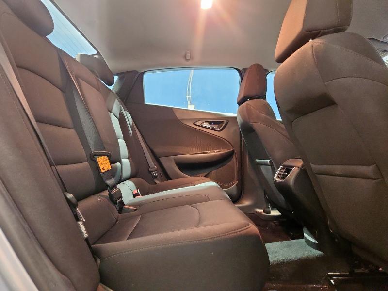 1G1ZD5ST2JF172196 - 2018 CHEVROLET MALIBU LT Gümüş fotoğraf 10