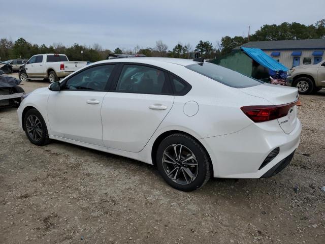 3KPF24AD8PE651410 - 2023 KIA FORTE LX WHITE photo 2