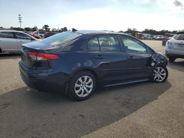 5YFEPMAE1NP368753 - 2022 TOYOTA COROLLA LE BLUE photo 3