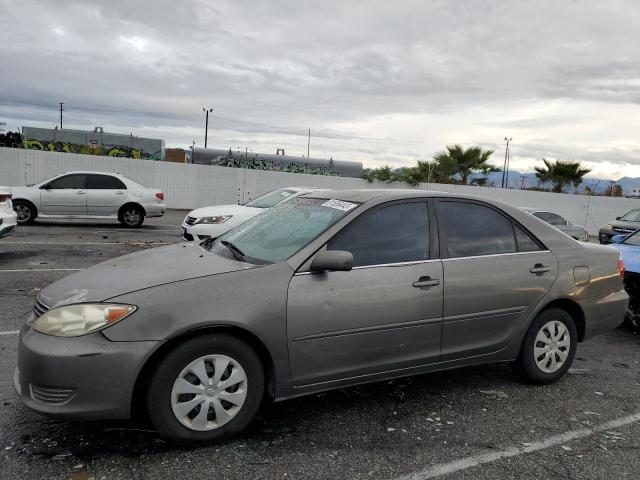 4T1BE32K55U614404 - 2005 TOYOTA CAMRY LE GRAY photo 1