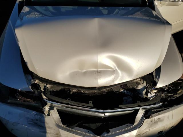 JH4KB2F6XCC000213 - 2012 ACURA RL WHITE photo 11