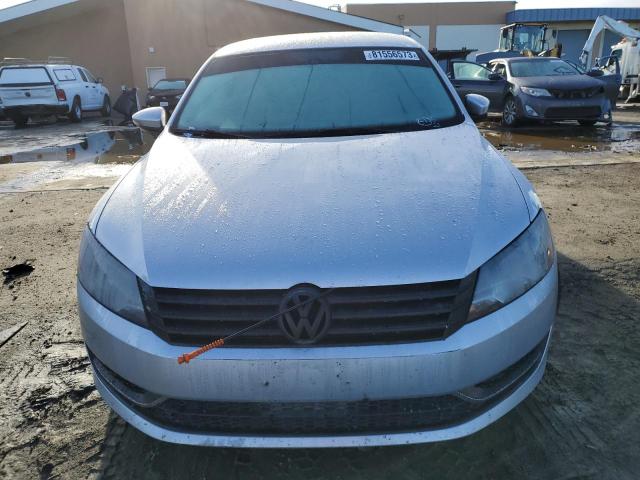 1VWAP7A38CC061341 - 2012 VOLKSWAGEN PASSAT S SILVER photo 5