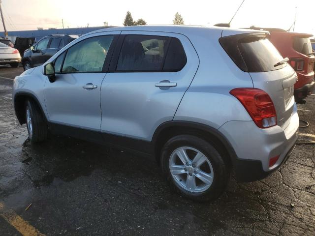 3GNCJKSB9LL337883 - 2020 CHEVROLET TRAX LS SILVER photo 2