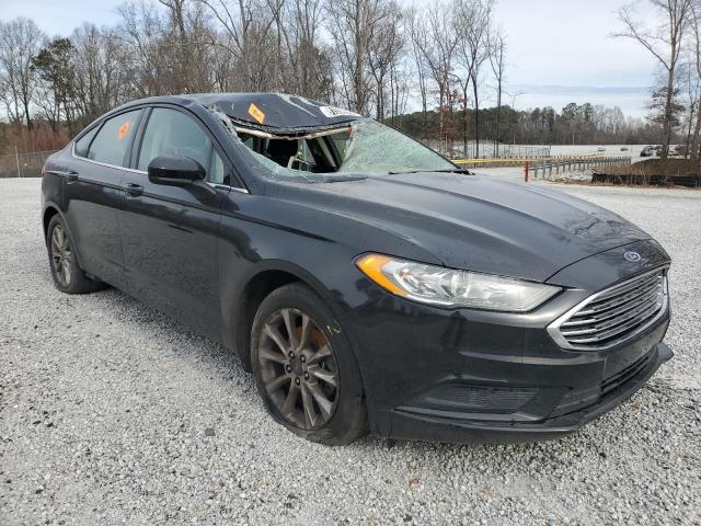 3FA6P0H71HR182428 - 2017 FORD FUSION SE BLACK photo 4