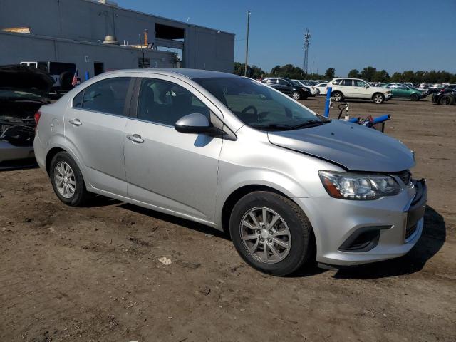 1G1JD5SH2J4136612 - 2018 CHEVROLET SONIC LT SILVER photo 4
