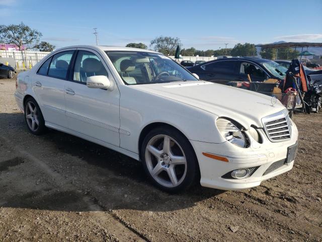 WDBUF56X49B431166 - 2009 MERCEDES-BENZ E 350 WHITE photo 4